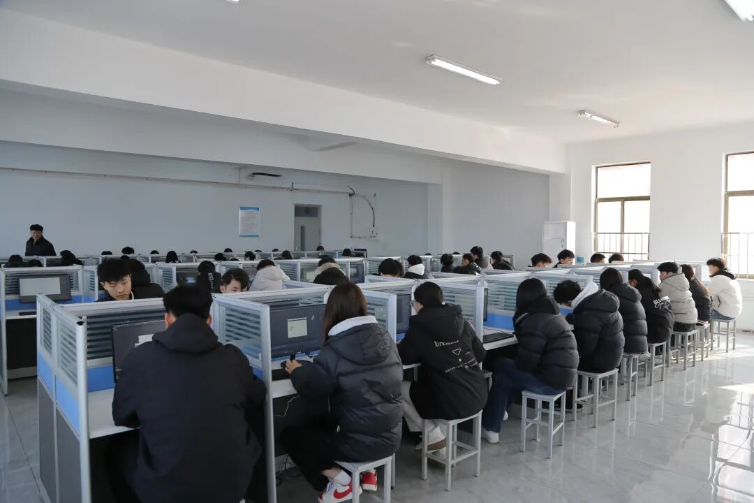 凝心练技能，德州劳服技校学子备战春考技能考试