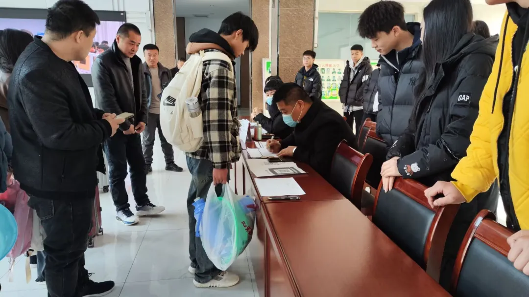 春季新生开学啦--德州劳服科技技工学校